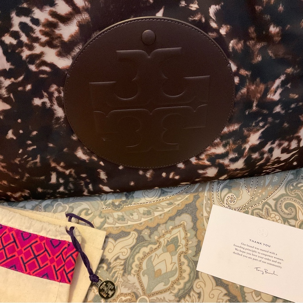 NWOT Tory Burch Ella Print Fall Down Tote Bag - Picture 11 of 16